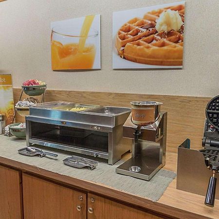 Quality Inn Енис Екстериор снимка