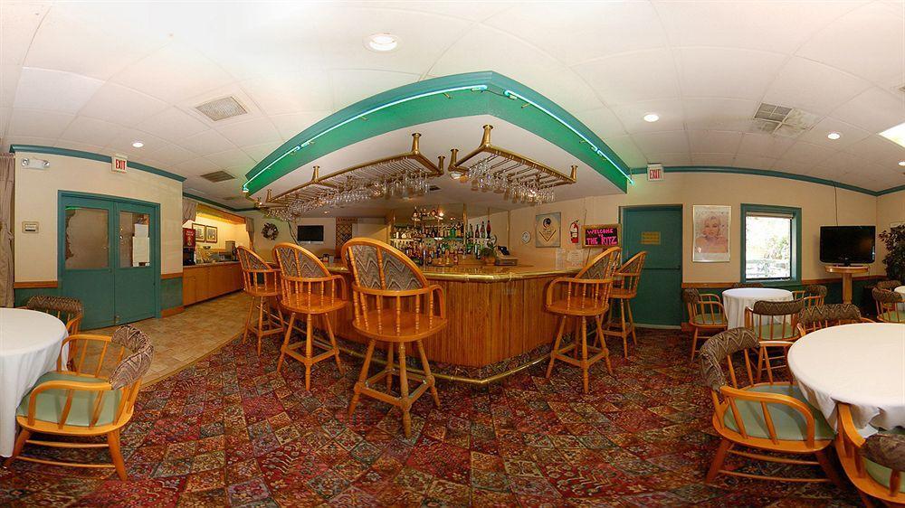Quality Inn Енис Екстериор снимка